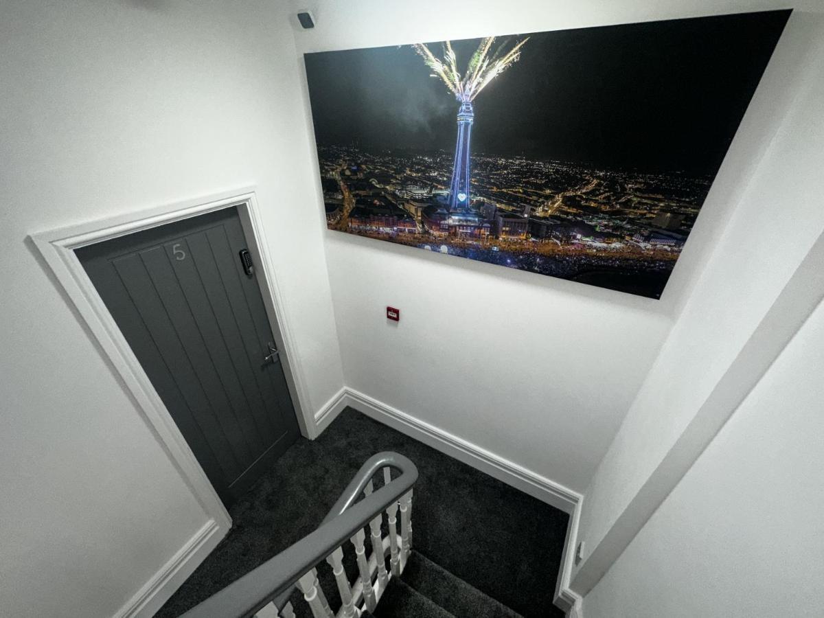 Apartment New Osborne Luxury Hottub And Jacuzzi Blackpool