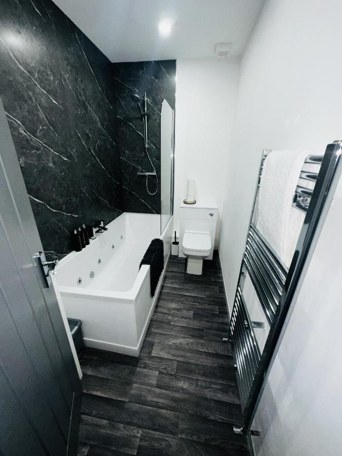 New Osborne Luxury Hottub And Jacuzzi Apartment